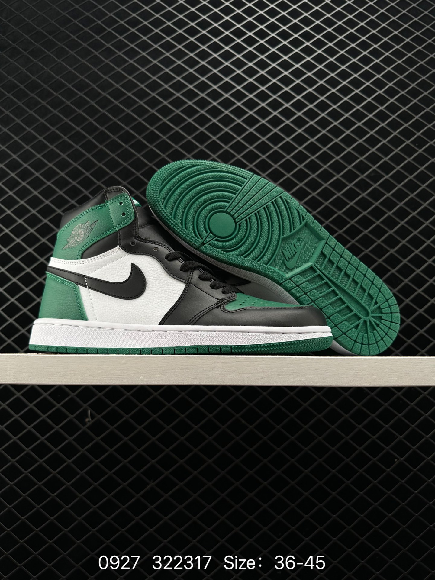 Nike Air Jordan 1 Retro High OG”Black/White“